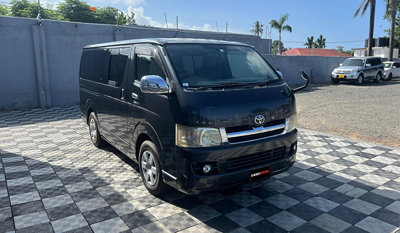 2006 Toyota Hiace image-13