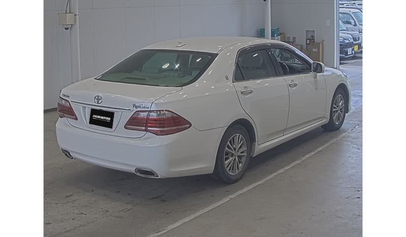 2010 Toyota Crown image-5