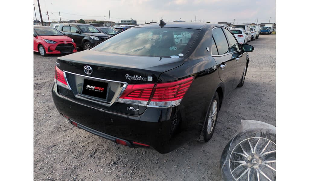 2013 Toyota Crown Royal Saloon Gi image-4