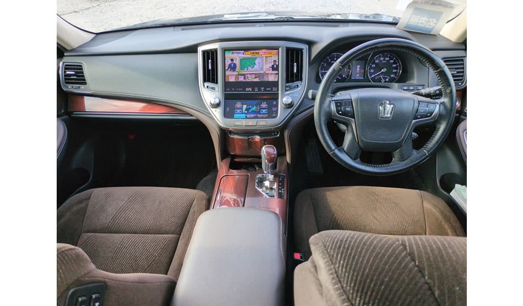 2013 Toyota Crown Royal Saloon Gi image-5