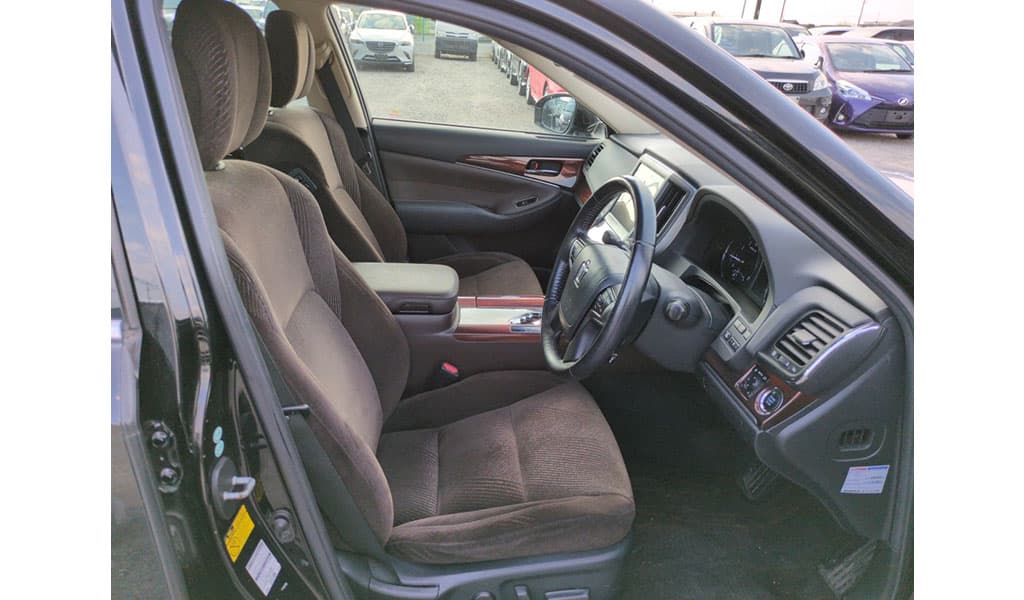 2013 Toyota Crown Royal Saloon Gi image-6