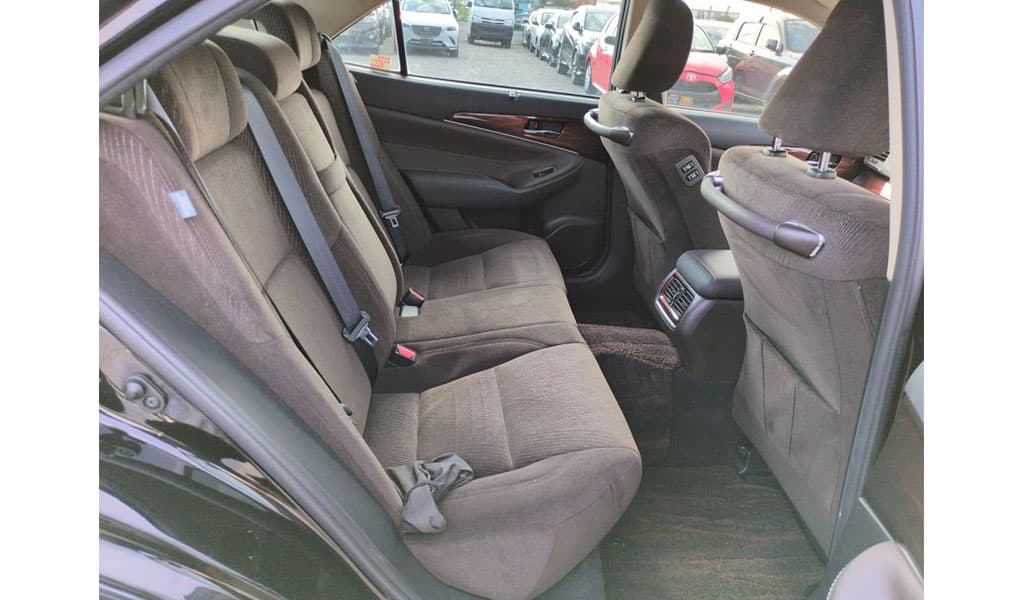 2013 Toyota Crown Royal Saloon Gi image-7