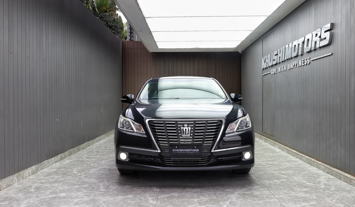 2013 Toyota Crown Royal Saloon Gi image-10