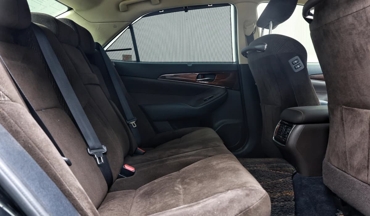 2013 Toyota Crown Royal Saloon Gi image-17