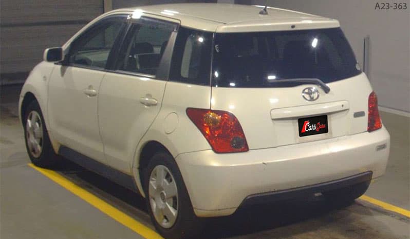 2004 Toyota IST image-2