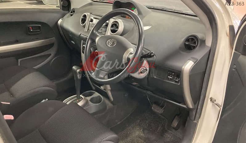 2004 Toyota IST image-3