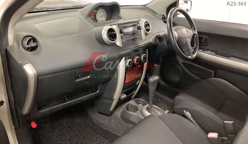 2004 Toyota IST image-5
