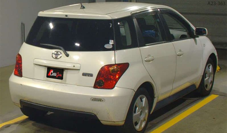 2004 Toyota IST image-9