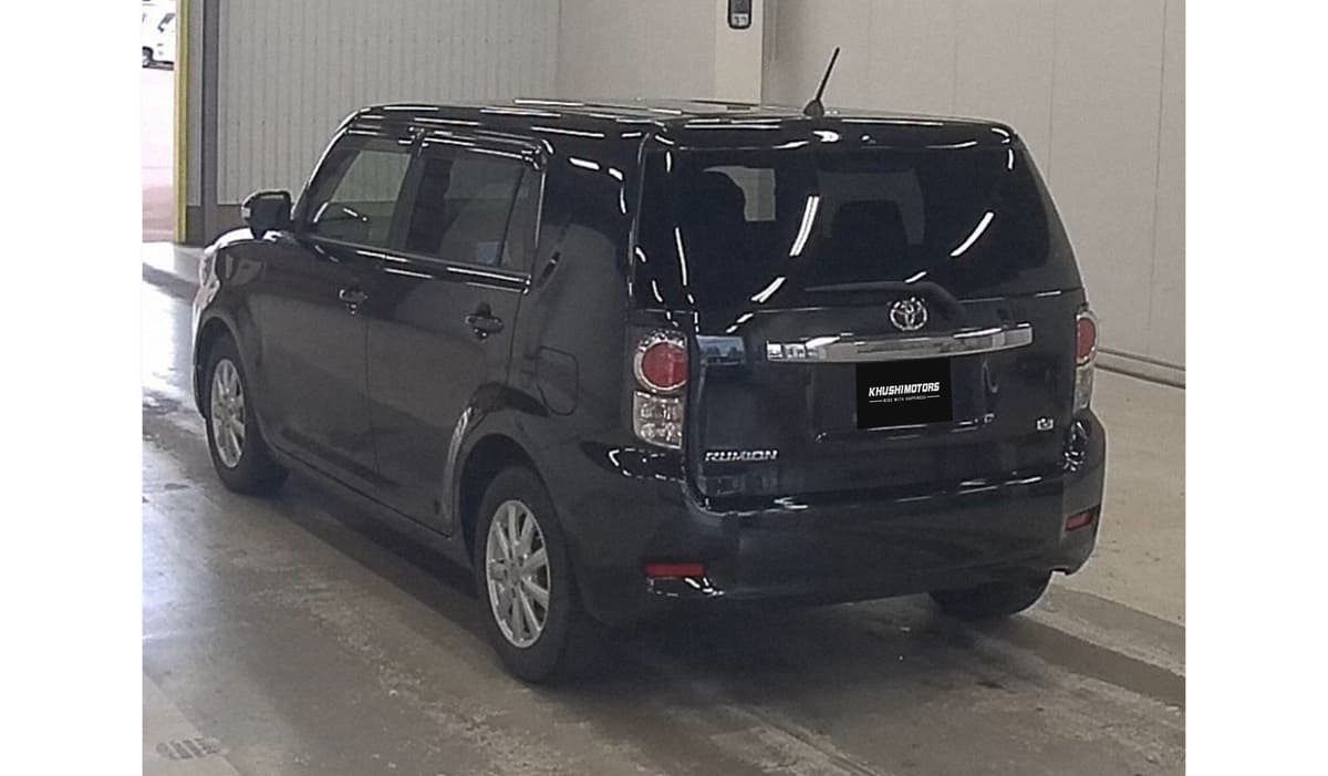 2011 Toyota Corolla Rumion 1.5G image-3