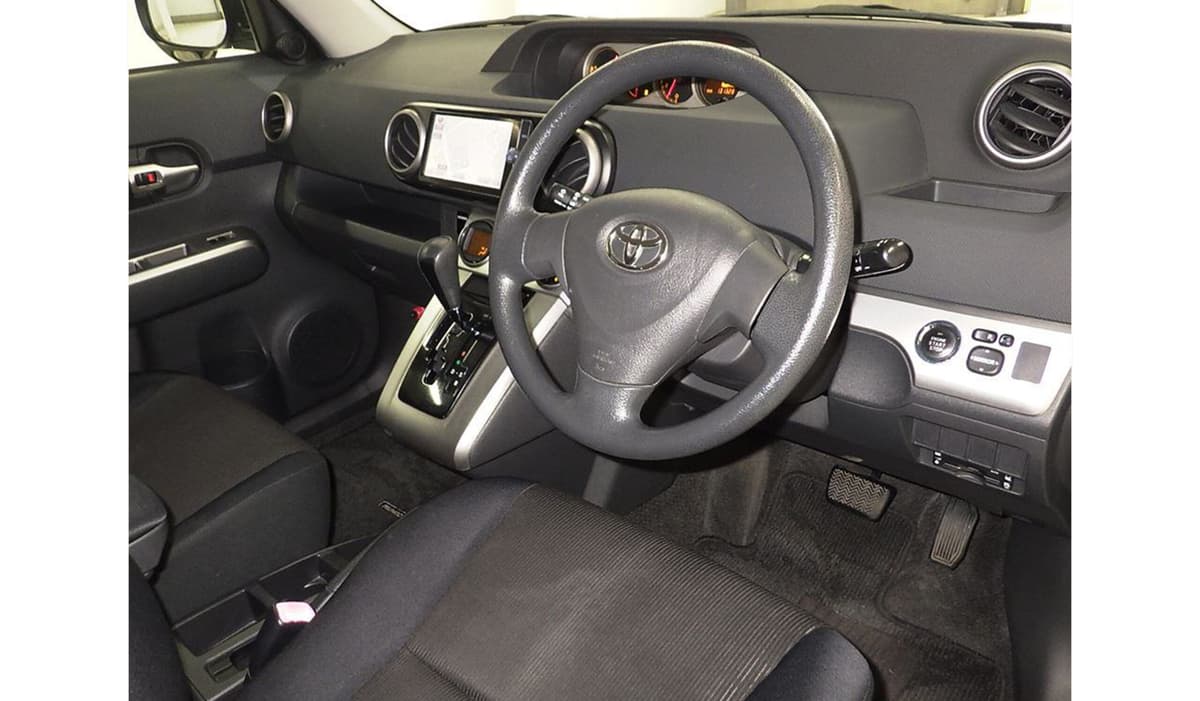 2011 Toyota Corolla Rumion 1.5G image-5