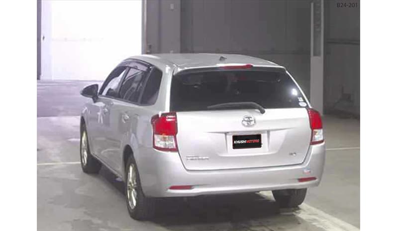 2015 Toyota Corolla Fielder image-4