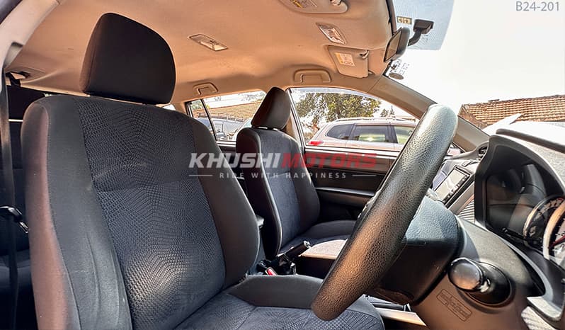 2015 Toyota Corolla Fielder image-7