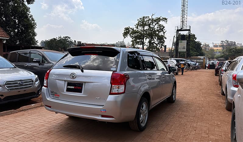 2015 Toyota Corolla Fielder image-15