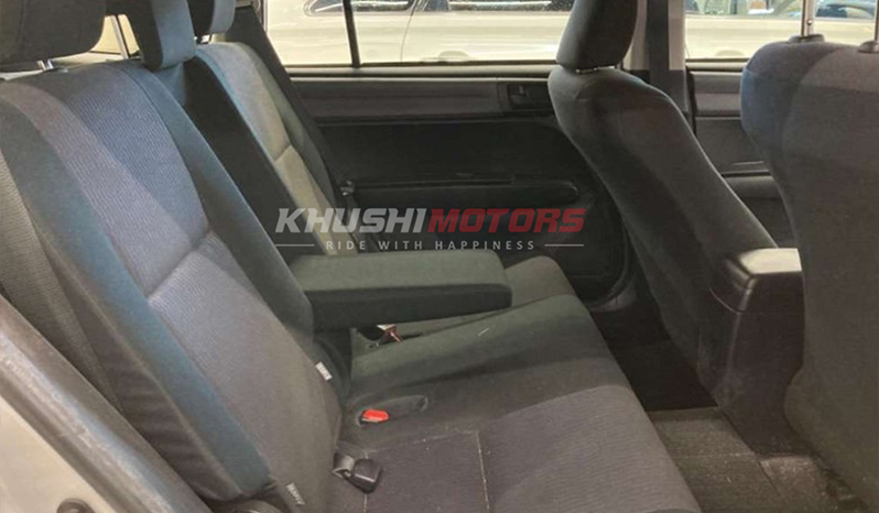 2015 Toyota Corolla Fielder image-2