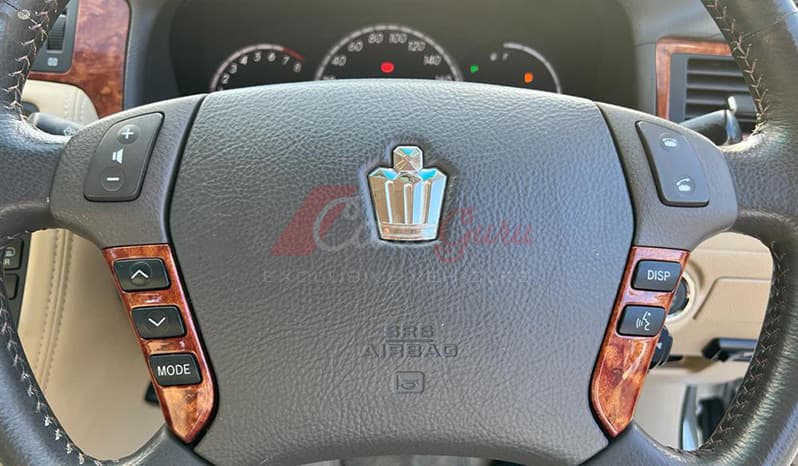 2004 Toyota Crown Royal Saloon image-2