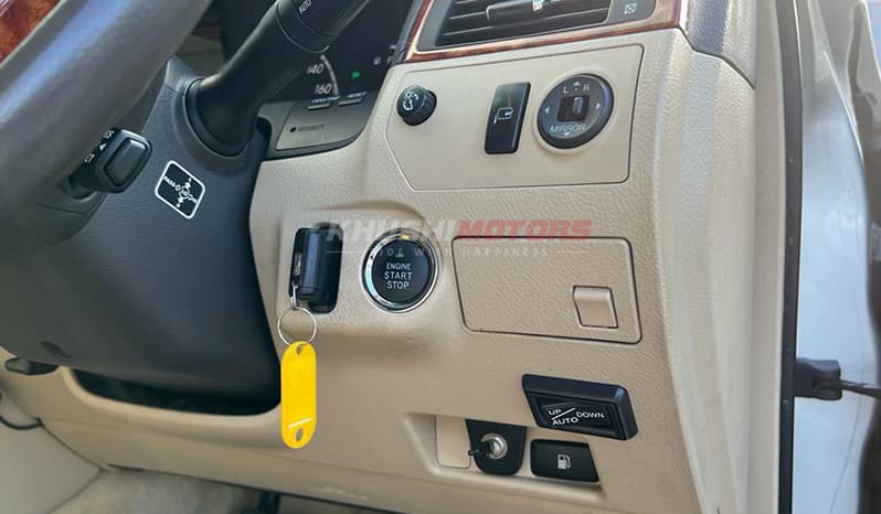 2004 Toyota Crown Royal Saloon image-19