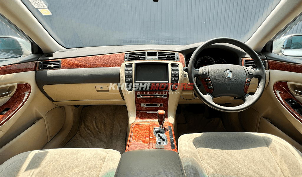 2004 Toyota Crown Royal Saloon image-26