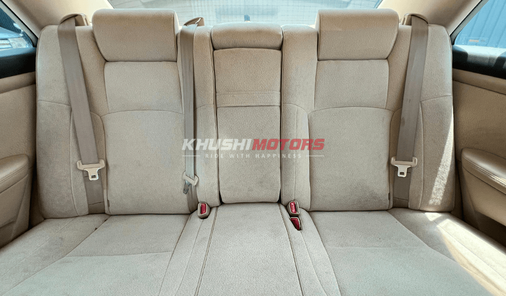 2004 Toyota Crown Royal Saloon image-29