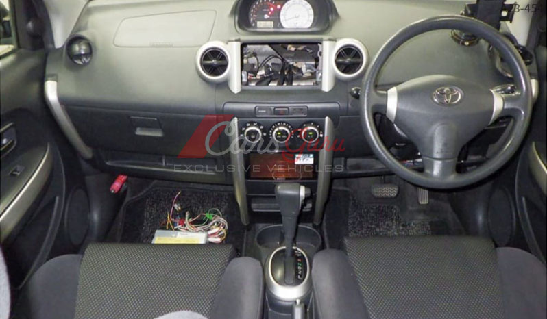 2004 Toyota IST image-2