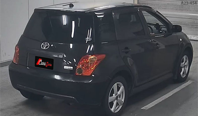 2004 Toyota IST image-5