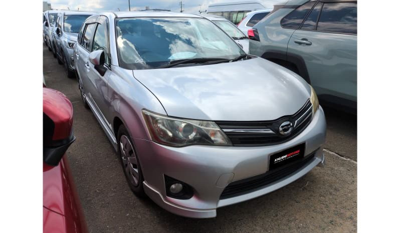 2012 Toyota Corolla Fielder image-1