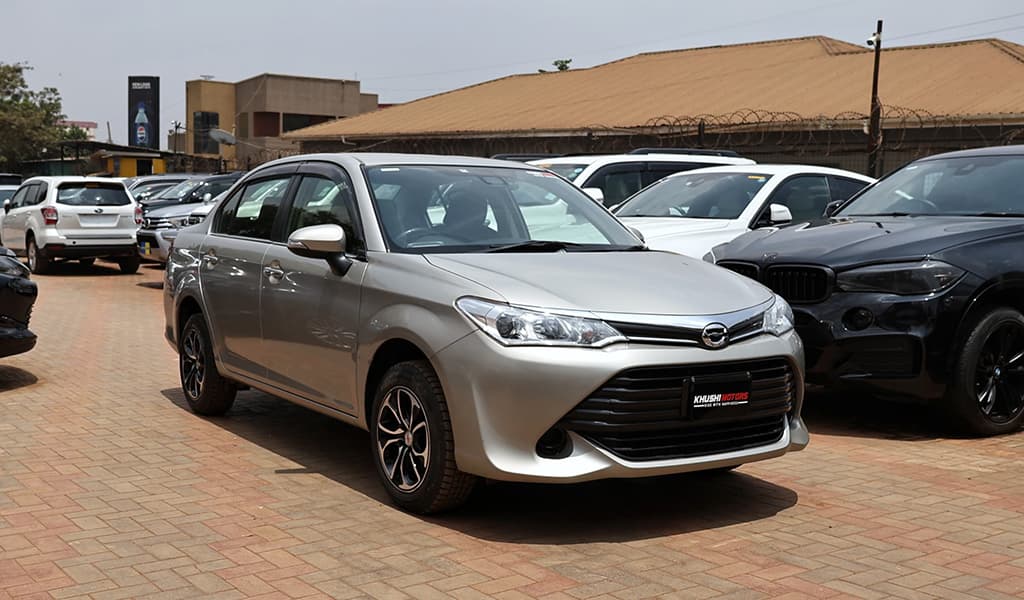2015 Toyota Corolla Axio image-1