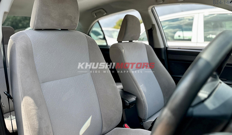 2015 Toyota Corolla Axio image-13