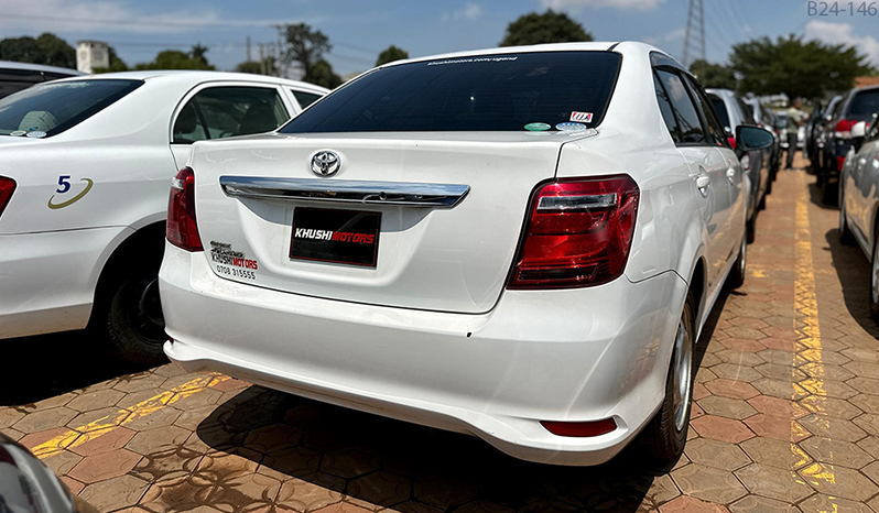 2015 Toyota Corolla Axio image-14