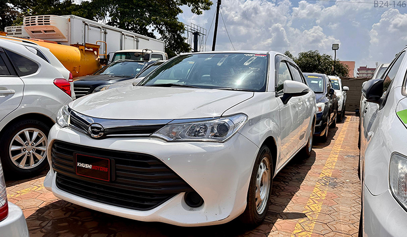 2015 Toyota Corolla Axio image-16