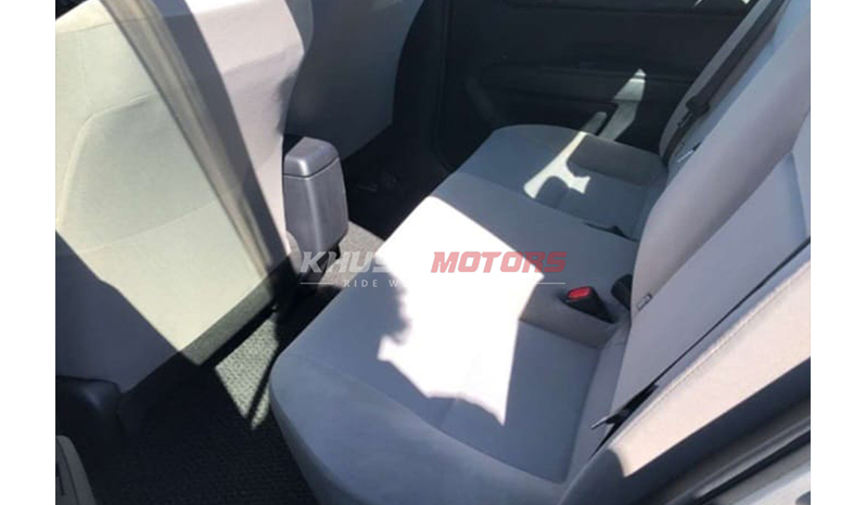2015 Toyota Corolla Axio image-8