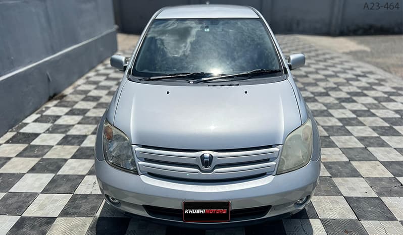 2003 Toyota IST image-1