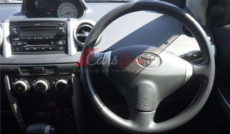 2003 Toyota IST image-6
