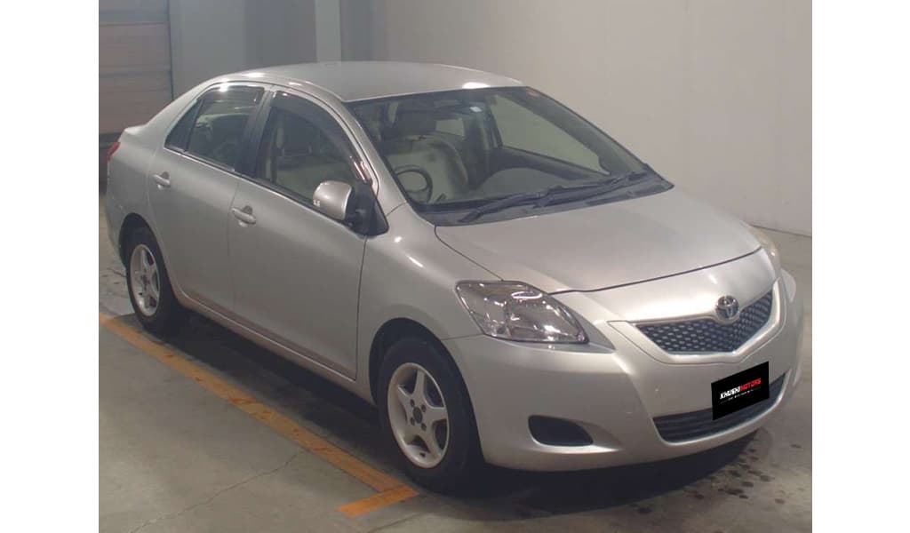 2012 Toyota Belta image-2