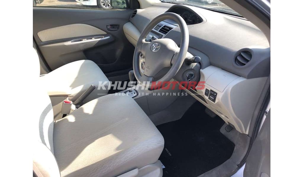 2012 Toyota Belta image-6