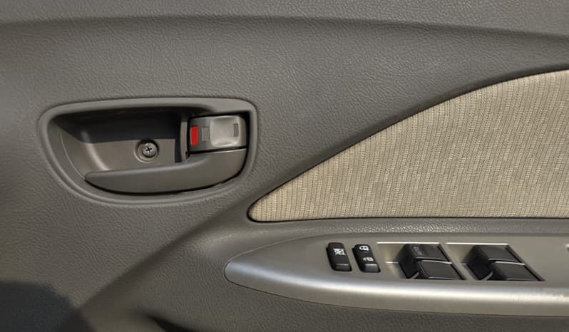 2012 Toyota Belta image-30