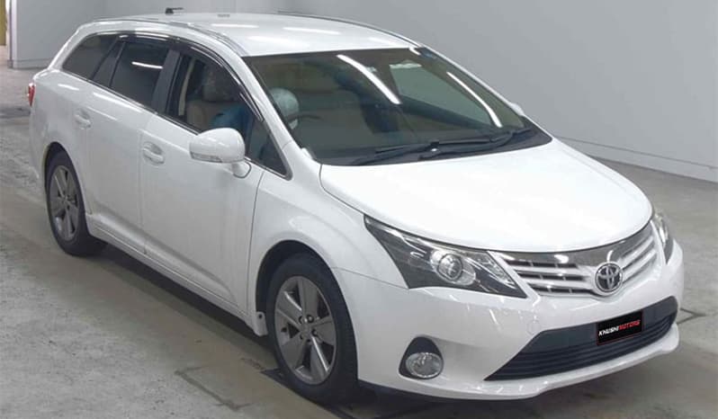 2015 Toyota Avensis image-1