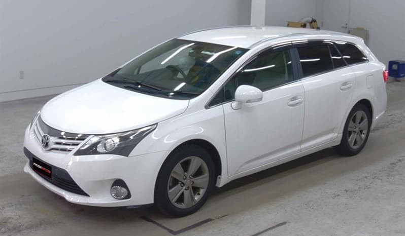 2015 Toyota Avensis image-2