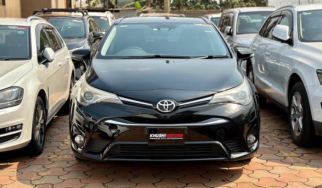 2015 Toyota Avensis image-1
