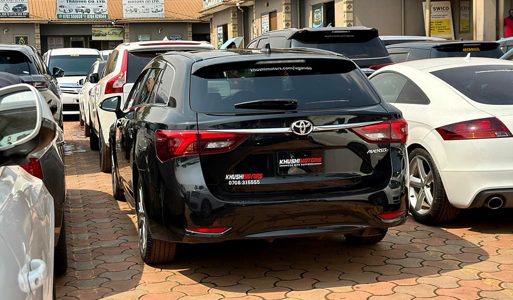 2015 Toyota Avensis image-21