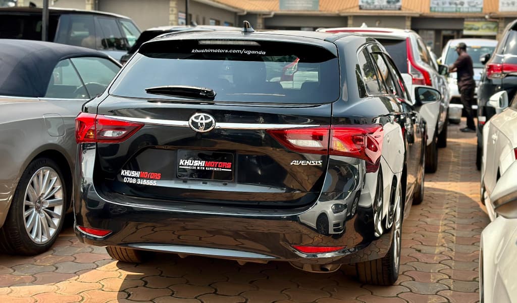 2015 Toyota Avensis image-22