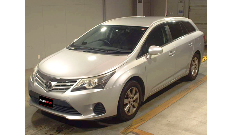 2015 Toyota Avensis image-2