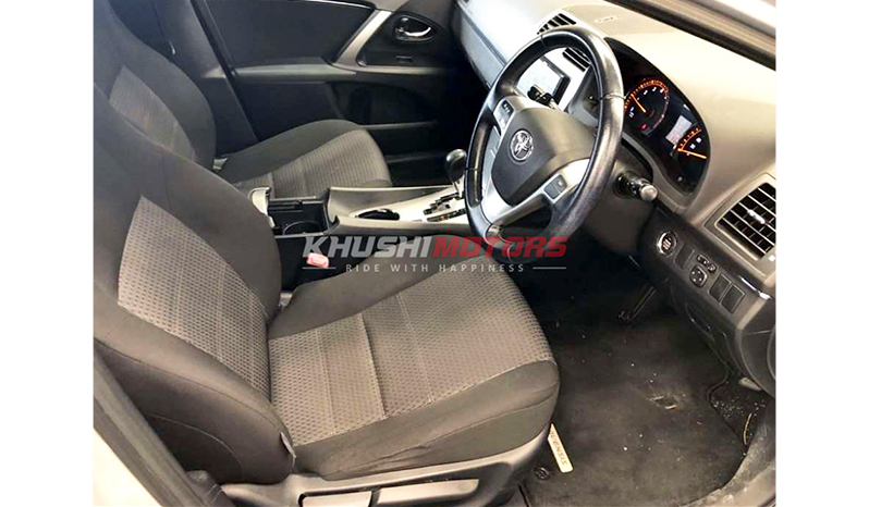 2015 Toyota Avensis image-5