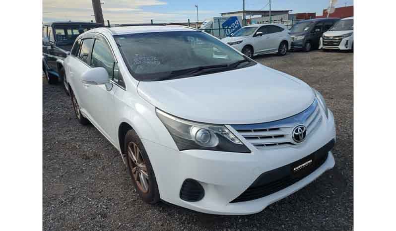 2012 Toyota Avensis Xi image-1