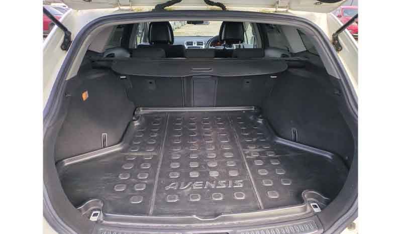 2012 Toyota Avensis Xi image-5