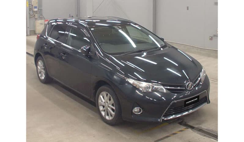 2012 Toyota Auris 150X S package image-1