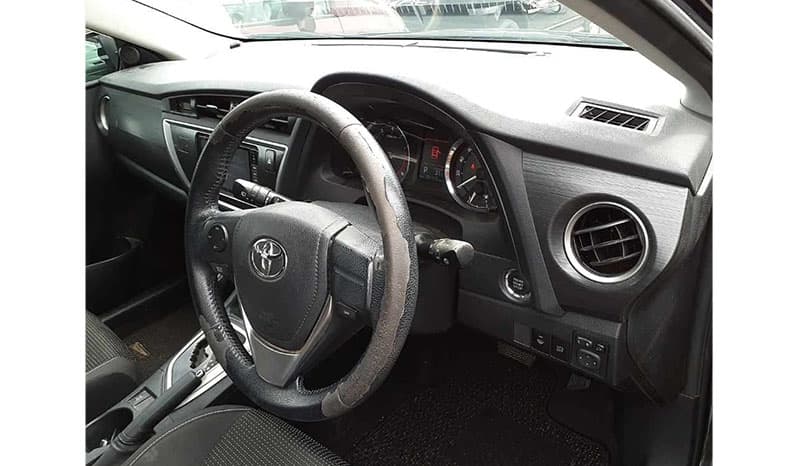 2012 Toyota Auris 150X S package image-5