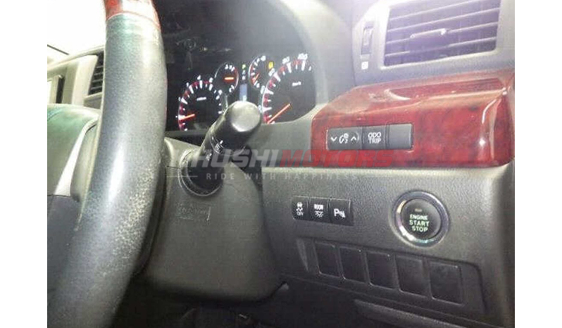 2011 Toyota Alphard image-2