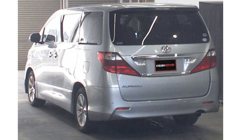 2011 Toyota Alphard image-4