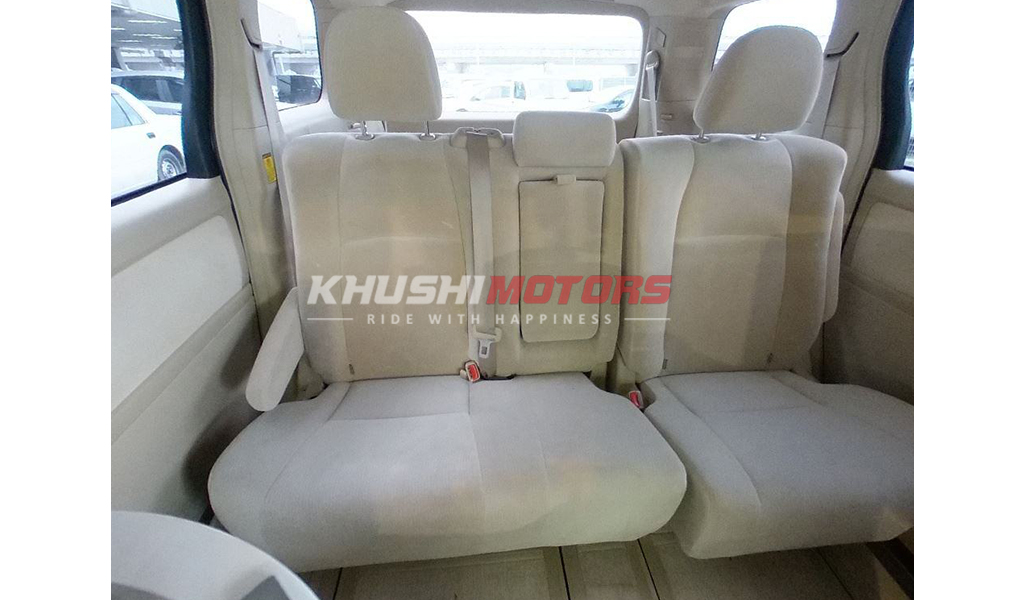 2010 Toyota Alphard image-7