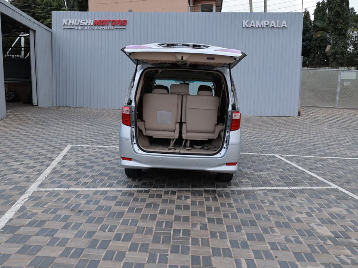 2010 Toyota Alphard image-11